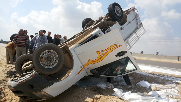 حادث تصادم لـ 3 سيارات بطريق مصر الإسماعيلية الصحراوي